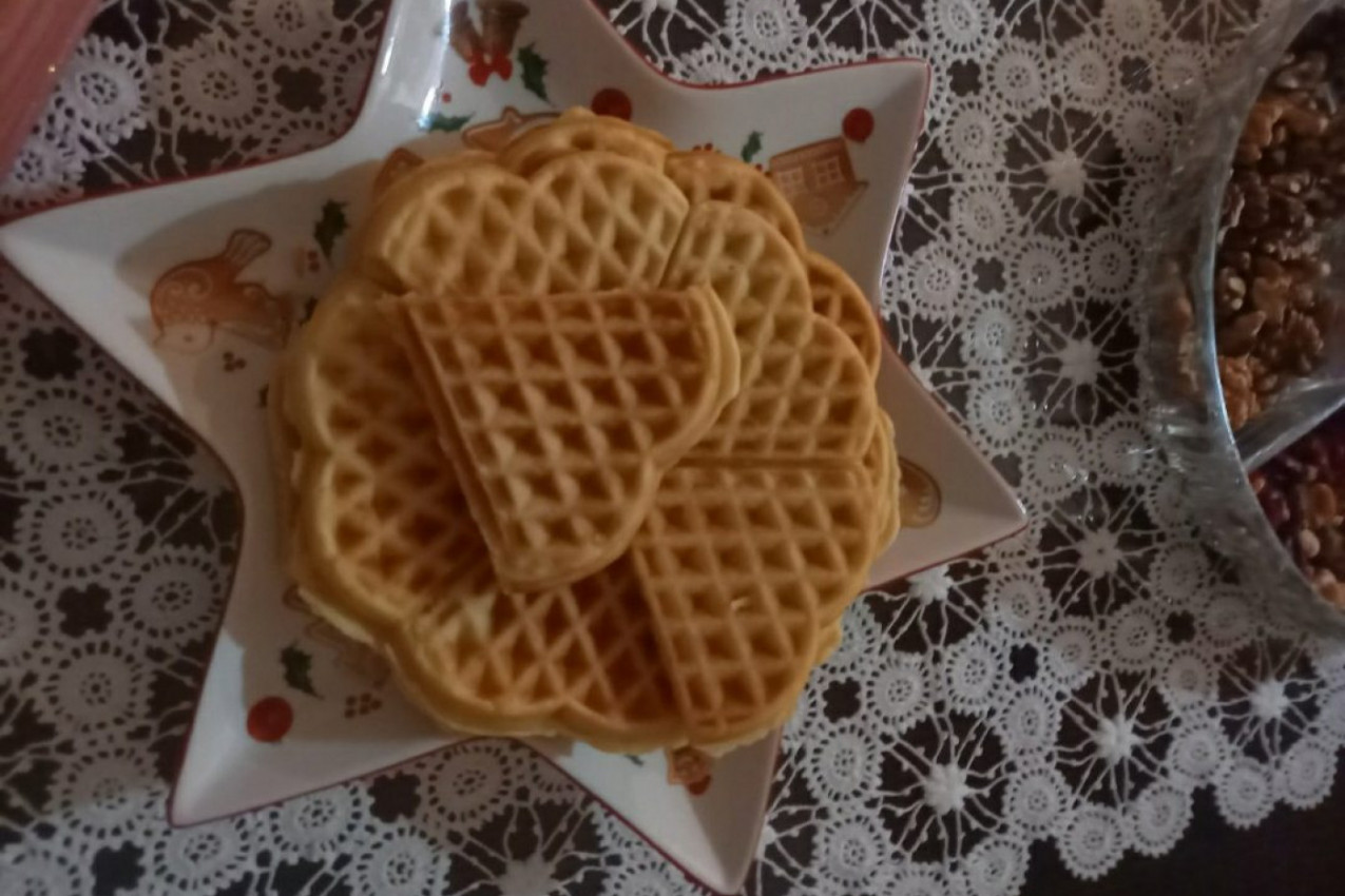 OVAKO SE PRAVI NAJMEKŠI BAKIN KOLAČ: Sočni zalogaj koji podseća na detinjstvo (FOTO)