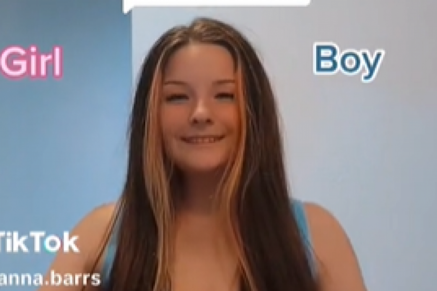 OSTALA JE TRUDNA SA 16, UDALA SE I RODILA DVOJE DECE DO 18. GODINE:  Tinejdžerka otkrila kako danas izgleda njen život i sa kojim užasima se suočava (FOTO/VIDEO)