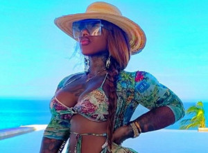 DRUŠTVENE MREŽE GORE ZBOG NJENIH NOGU: Atraktivna lepotica mišićima lomi lubenice, zovu je kraljicom kvadricepsa(FOTO)