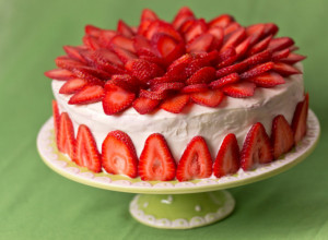 KOLAČ OD JAGODA: Brzo se priprema, još brže pojede (FOTO)