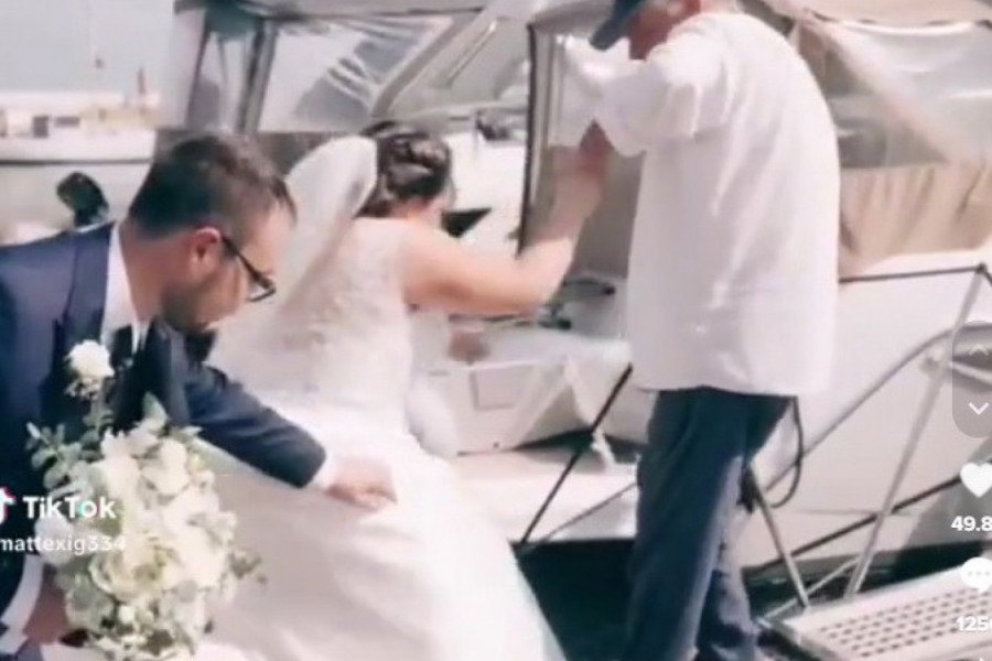 KRENULA JE NA VENČANJE NI NE SLUTIVŠI KAKVA KATASTROFA JE ČEKA SAMO NEKOLIKO MINUTA KASNIJE: Devojci su svi snovi uništeni zbog jedne nepromišljene odluke (VIDEO)