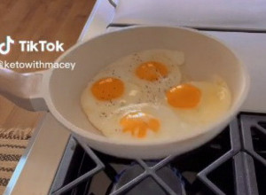 ODUVEK SMO POGREŠNO SPREMALI JAJA NA OKO: Uz ovaj trik nema prskanja ulja i žumance nikada neće biti razliveno! (VIDEO)