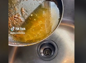 DA LI MASNOĆU IZ ŠERPI I TIGANJA SIPATE U SUDOPERU? Nikako to ne činite, ovo rešenje spašće vas muka i uništavanja slivnika! (VIDEO)