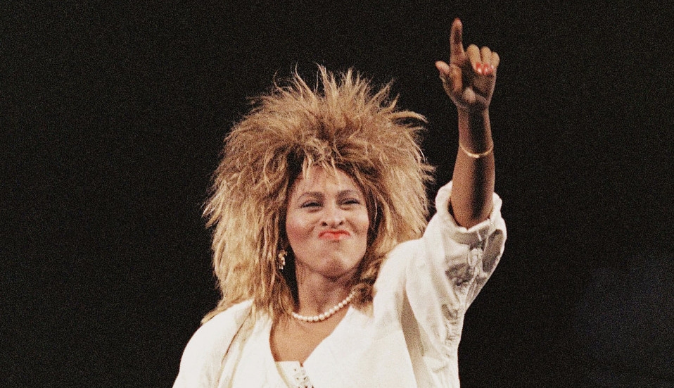 NOSILA JE KRATKE SUKNJE, ALI JE BILA UŽASNUTA SVOJIM NOGAMA: Tina Tarner iskreno je otkrila zašto se oblačila provokativno, a ovo su stajlinzi kojima je UŠLA U ISTORIJU! (FOTO/VIDEO)