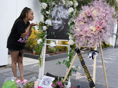 Los Anđeles tuguje za čuvenom pevačicom