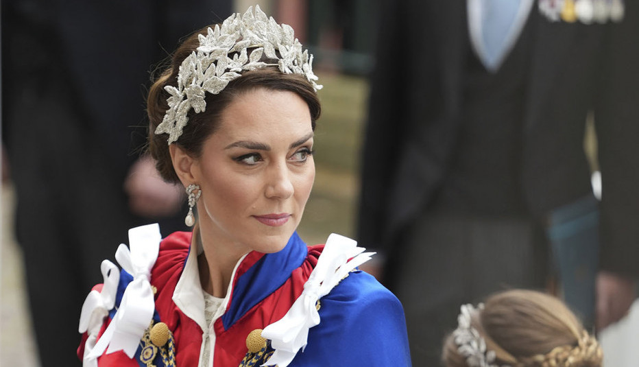 SVET PONOVO BRUJI O KEJT MIDLTON: Način na koji se pojavila na zabavi povodom kraljevskog venčanja u Jordanu sve prisutne je ostavio bez reči! (FOTO/VIDEO)