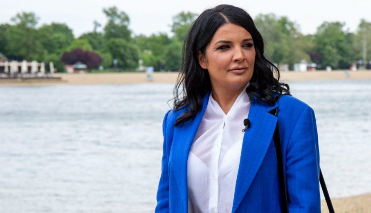 KOŽNI KORSET I BUJNI DEKOLTE: Nikad izazovnije izdanje Milene Popović, a povod je veoma intiman (FOTO)