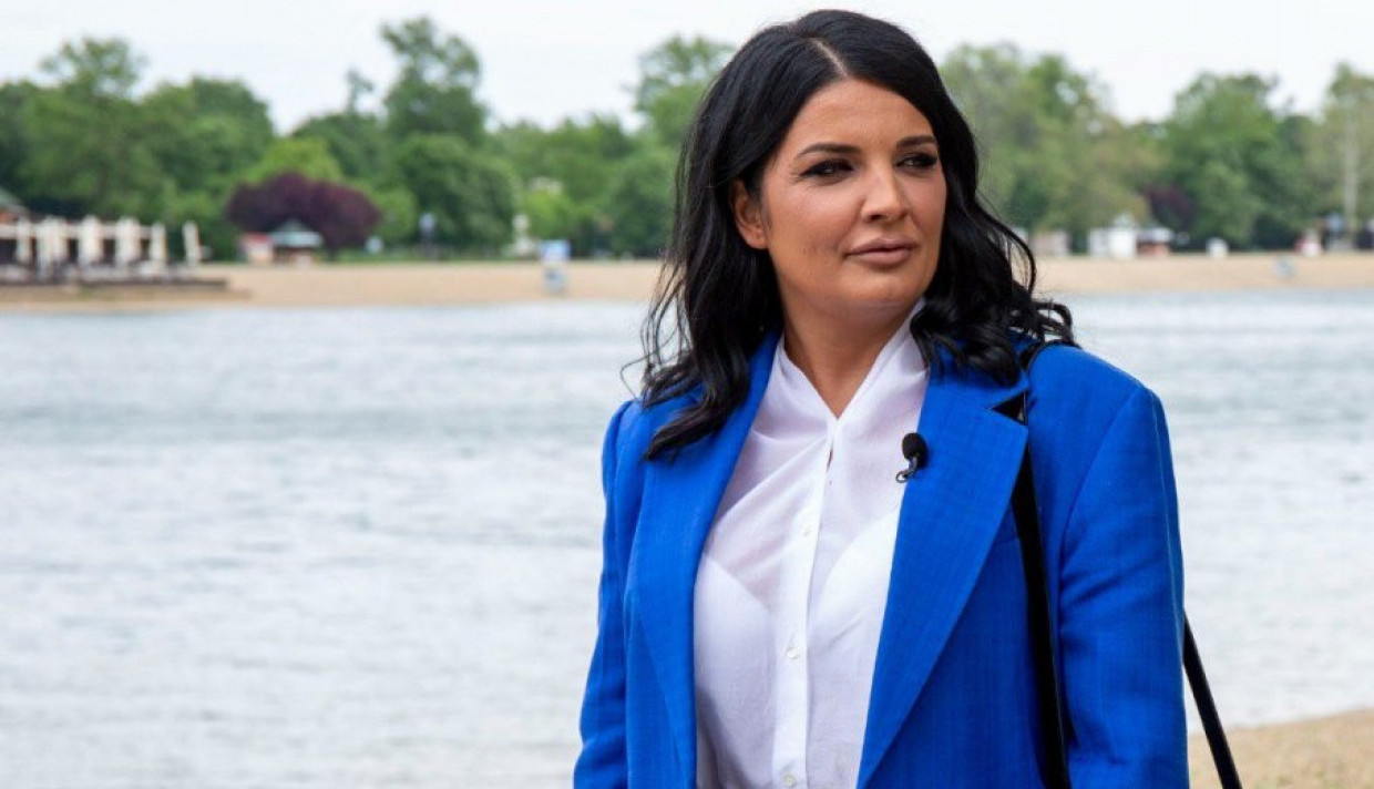 KOŽNI KORSET I BUJNI DEKOLTE: Nikad izazovnije izdanje Milene Popović, a povod je veoma intiman (FOTO)