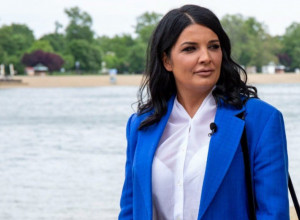 KOŽNI KORSET I BUJNI DEKOLTE: Nikad izazovnije izdanje Milene Popović, a povod je veoma intiman (FOTO)