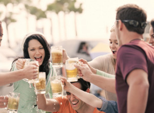 21 ZNAK DA STE ALKOHOLIČAR: Ako ste na samo 6 ovih pitanja odgovorili sa "DA", alarm već uveliko zvoni!