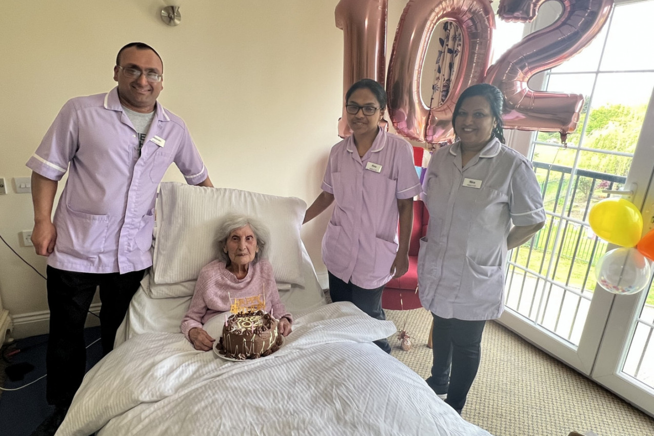 ODUVALA JE 102. SVEĆICE NA TORTI I OTKRILA TAJNU DUGOVEČNOSTI: Ono što je rekla mnoge je šokiralo, za 1 stvar tvrdi da joj je produžila život! (FOTO)