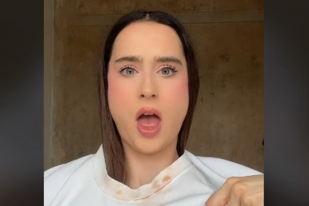 HOĆETE NAŠMINKANI DA OBUČETE MAJICU PREKO GLAVE? Evo kako da to učinite, a da ne umažete nijedan delić odeće! (VIDEO)