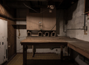 HTELI SU DA IZNAJME STAN ZA 780 EVRA, A ONDA U NJEMU ZATEKLI HOROR SCENU: Pominje se i bavljenje crnom magijom, užas!(FOTO)