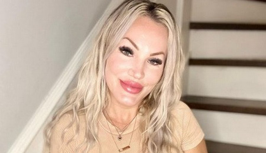 SKANDAL! NASTAVNICA KRISTINA NA SAJTU ZA ODRASLE: Dobila je momentalni otkaz, ali reakcija sindikata je šokantna! (FOTO)