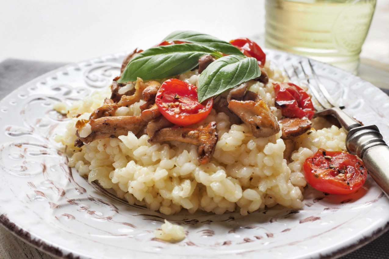 NIŠTA ZDRAVIJE NISTE PROBALI OD LISIČARKI S PIRINČEM: Jednostavno, a zdravo jelo, pogodno za vegetarijance!