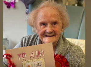 STARICA DOŽIVELA 108 GODINA I IZNELA ŠOKANTNU ISTINU O SVOM ŽIVOTU: Ono što je rekla kako joj je to pošlo za rukom nikoga ne ostavljaju ravnodušnim! (FOTO)