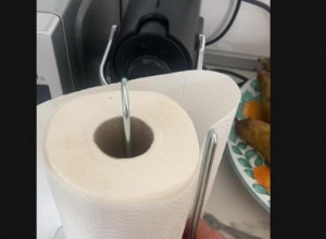 SVE VREME POGREŠNO KORISTIMO KUHINJSKI UBRUS: Da li i vi stalak za njega držite na pultu? To nikako nije način! (FOTO)
