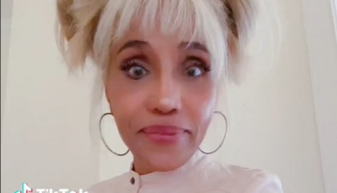 NEĆETE VEROVATI KOLIKO GODINA IMA OVA ŽENA i šta radi s telom: Ovo je njena tajna! (VIDEO)