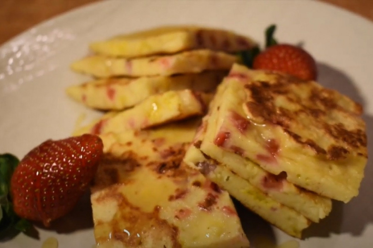 FANTASTIČNE VOĆNE PALAČINKE: Prave se bukvalno za tren, a imaćete preukusan doručak! (VIDEO)