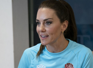 ŠTA JE KEJT MIDLTON RADILA SA LICEM? Nove fotogragije princeze od Velsa rasplamsale spekulacije da se podvrgla nekom estetskom tretmanu! (FOTO)