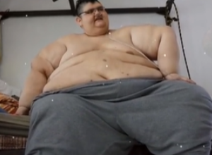 NAJDEBLJI ČOVEK NA SVETU SMRŠAO 330 KILOGRAMA: Njegove fotografije pre i posle izazivaju jezu! (FOTO/VIDEO)