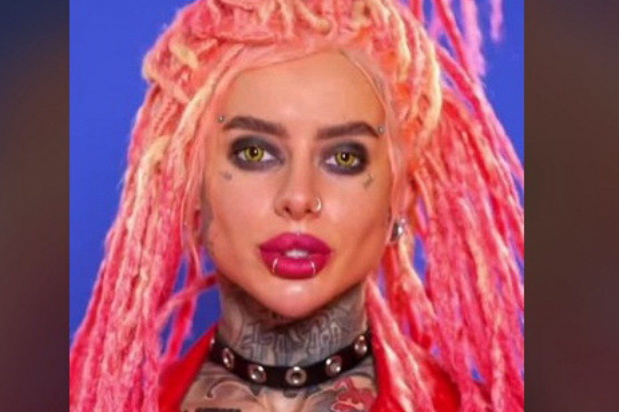 LJUDI SU SE SKAMENILI KADA SU SHVATILI ŠTA SE SKRIVA IZA OVE DEVOJKE: Odlučila je da ošiša dredove, prekrije tetovaže, izvadi sočiva i doživi TOTALNU TRANSFORMACIJU! (VIDEO)