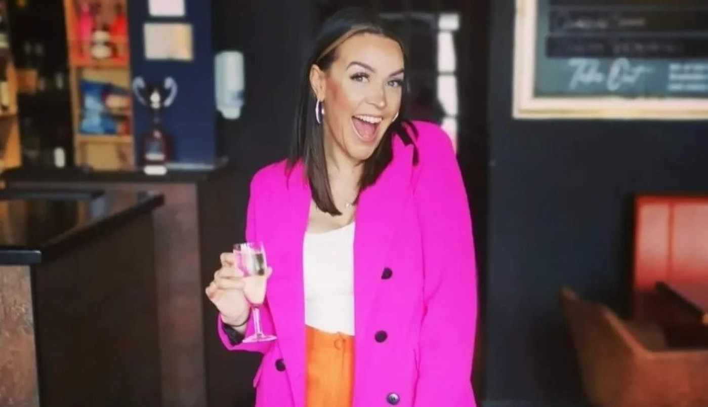 DA LI JE MOGUĆE DA JE U OVOME DOŠLA NA VENČANJE? Žena otkrila gde je kupila haljinu za svadbu i prenerazila ljude, cena je tek šokantna! (FOTO)