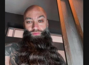 ZA OVIM MUŠKARCEM ŽENE SU IZGUBILE GLAVU: Kada su videle šta ume da uradi, svakodnevno mu šalju nepristojne ponude (VIDEO)