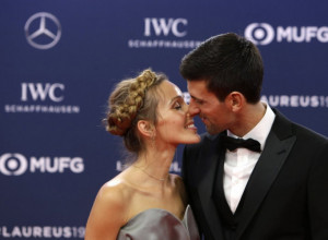 NOVAK ĐOKOVIĆ OBJAVIO RETKU FOTOGRAFIJU, FANOVI NA IVICI SUZA: "Tako to rade pravi muškarci!" (FOTO)