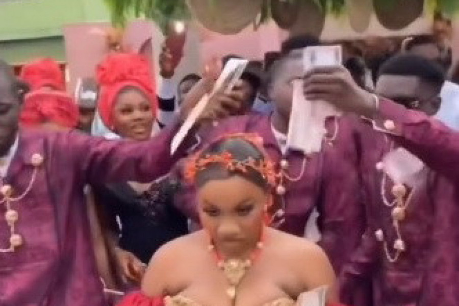 EVO ŠTA JE MLADA MORALA DA URADI NA VENČANJU KAKO BI DOBILA NOVAC: Jedan bizaran običaj u Africi šokirao je svet (VIDEO)