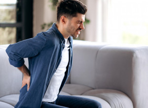 5 GLAVNIH UZROKA RAZARAJUĆEG BOLA U DONJEM DELU LEĐA: Evo kako da prepoznate da li je povezan s najopasnijim oboljenjima!