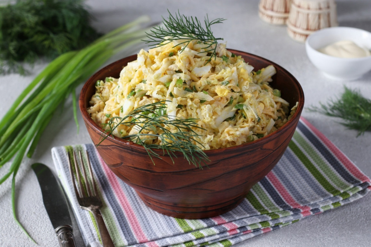 PREUKUSNA SALATA OD JAJA I PRAZILUKA, SPREMNA ZA TREN: Može da se jede kao obrok ili dodatak jelu, uživaćete u svakom zalogaju!