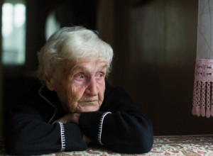 ISPOVEST BAKE MAJE LEDI KRV U ŽILAMA: Čitavog života je trpela nasilje, a onda je jednog dana na ulici srela dečaka... Kada je ostarila dočekala ju je BOLNA ISTINA!