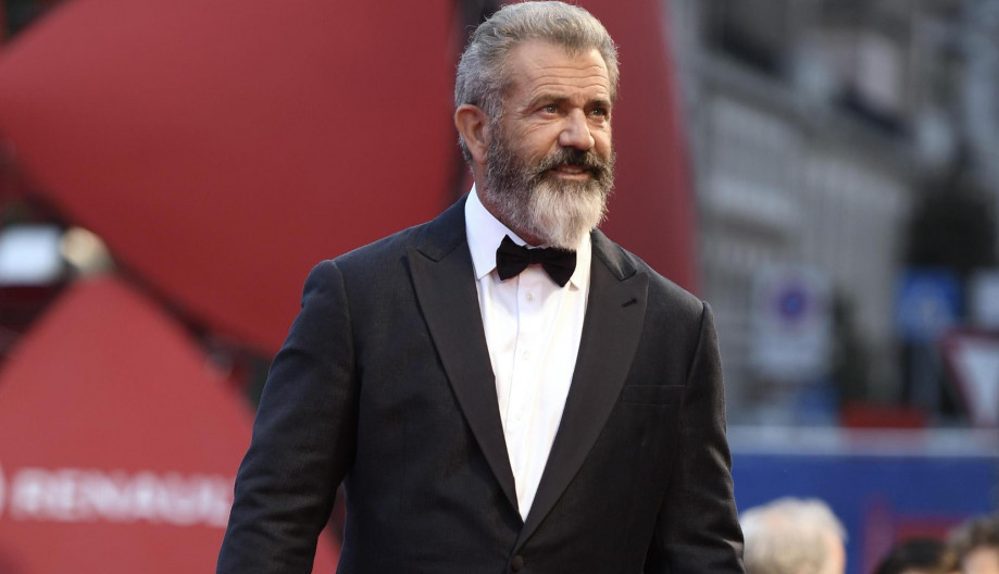 Gluma je nešto poput laganja, umetnost dobrog laganja. Ja sam plaćen da lažem na opširan način