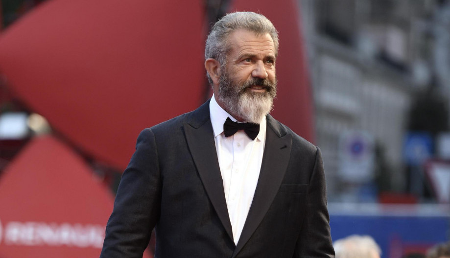 Gluma je nešto poput laganja, umetnost dobrog laganja. Ja sam plaćen da lažem na opširan način