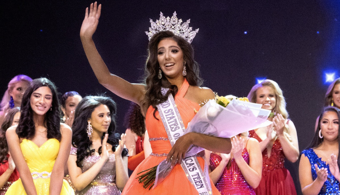 SRPSKA "BELA NAOMI KEMBEL" OSVOJILA AMERIKU: Vasilija Bošković je devojka nestvarne lepote, a evo šta se krije iza njenog lica i atraktivnog fizičkog izgleda! (FOTO)