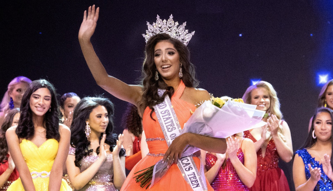 SRPSKA "BELA NAOMI KEMBEL" OSVOJILA AMERIKU: Vasilija Bošković je devojka nestvarne lepote, a evo šta se krije iza njenog lica i atraktivnog fizičkog izgleda! (FOTO)