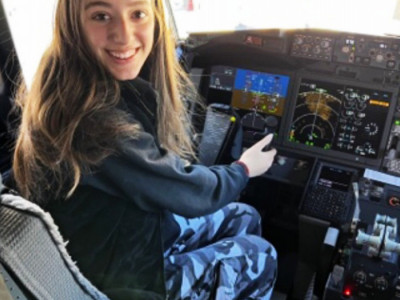 Vasilijin deda je bio avijatičar u vrhu civilnog vazduhoplovstva bivše Jugoslavije pa i ona voli letenje