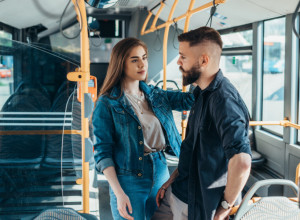 SRELA SAM POTPUNOG STRANCA DOK SAM VOZOM PUTOVALA KOD BAKE: Ono što me je pitao prenerazilo me je, ali sam pristala!