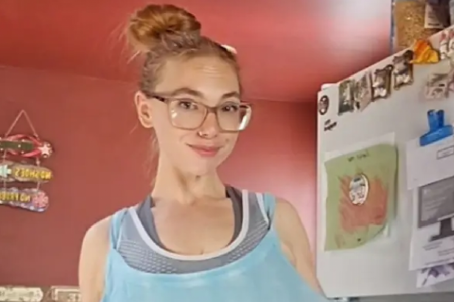 ZBOG INCIDENTA NA VRTEŠCI SMRŠALA JE 83 KILOGRAMA: Gubitak kilaže doveo je do novog problema zbog koga je sad zovu leteća veverica! (FOTO/VIDEO)