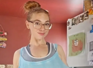 ZBOG INCIDENTA NA VRTEŠCI SMRŠALA JE 83 KILOGRAMA: Gubitak kilaže doveo je do novog problema zbog koga je sad zovu leteća veverica! (FOTO/VIDEO)