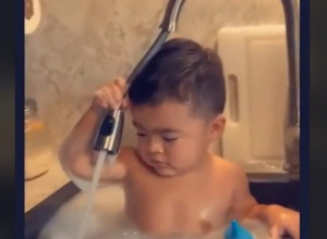 OSTAVILA JE SINA NA TREN SAMOG U KUHINJI: Kada se vratila samo je jednu rečenicu izustila od šoka (VIDEO)