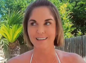 KOMŠIJE SU PODIGLE OGROMNU OGRADU PORED NJENOG DVORIŠTA: Nisu mogli više da gledaju ono što je svakodnevno radila pred njihovim očima, da li biste vi pristali? (VIDEO)