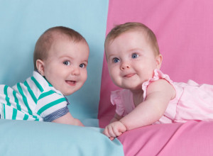 MOJI BLIZANCI DELE SVE OSIM ROĐENDANA: Priča o dečaku i devojčici obišla svet, a pogledajte zašto su tako posebni! (FOTO)