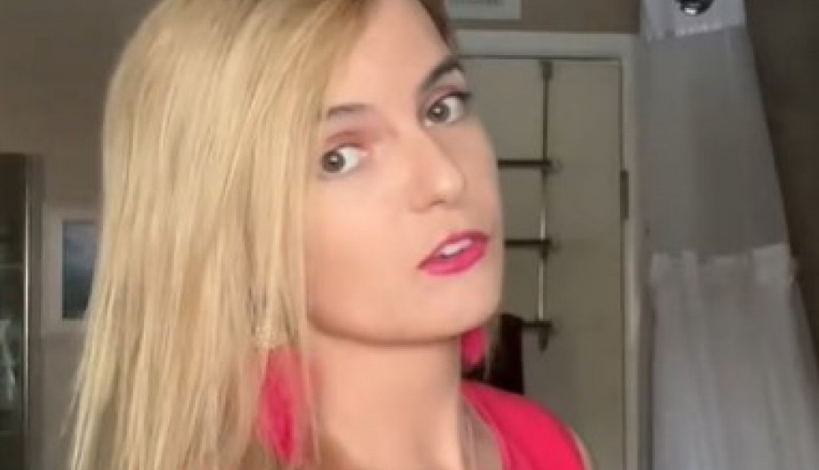 U AVIONU JE VIDELA ZGODNOG MUŠKARCA I ODLUČILA DA GA PITA ZA SASTANAK: Ovakvu rekaciju niko nije očekivao, posle jedne njegove rečenice umalo nije pala u nesvest (VIDEO)