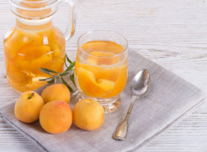 DOMAĆI KOMPOT OD KAJSIJA: Idealna poslastica za sva godišnja doba (FOTO)