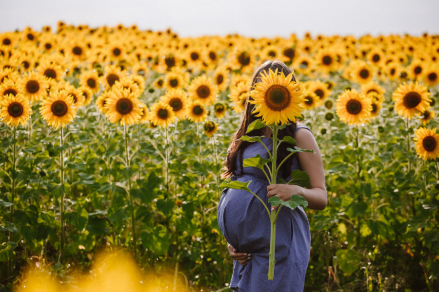 ŽENA JE ODBILA DA SE SLIKA U 9. MESECU TRUDNOĆE: Desio se preokret koji niko nije očekivao, a dokaz su neverovatne fotografije koje su osvojile svet  (FOTO)