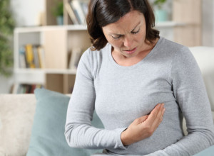 EVO ŠTA MOŽE UZROKOVATI RAK DOJKE: Ove grupe ljudi su najugroženije od dobijanja opake bolesti (FOTO)