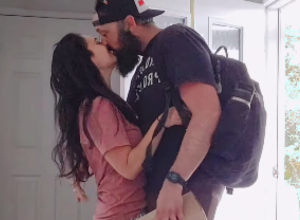 ŽENA JE PRIMETILA KAKO JOJ SE BRAK RASPADA NAKON ROĐENJA DECE: Ono što je uradila potpuno je oduševilo njenog supruga, o ovom gestu svi govore (VIDEO)