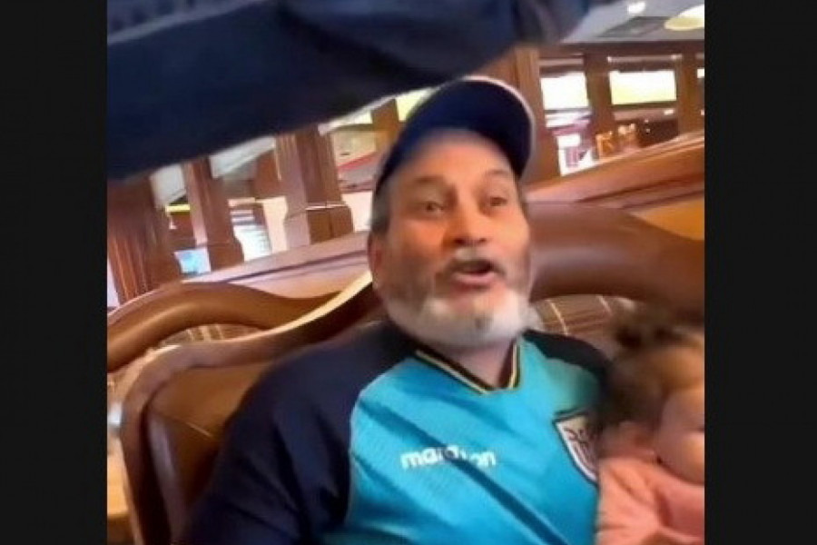 USRED RESTORANA PRIŠLA MU JE NEPOZNATA ŽENA: Kada je shvatio o kome se radi suze su počele da mu liju niz obraze, niko nije ostao ravnodušan na uplakanog deku (VIDEO)